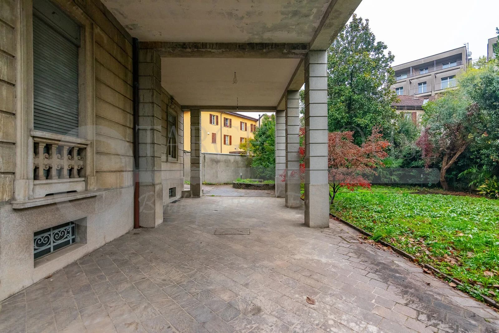 Liberty villa in Como near the old town and lake — gallery photo 30