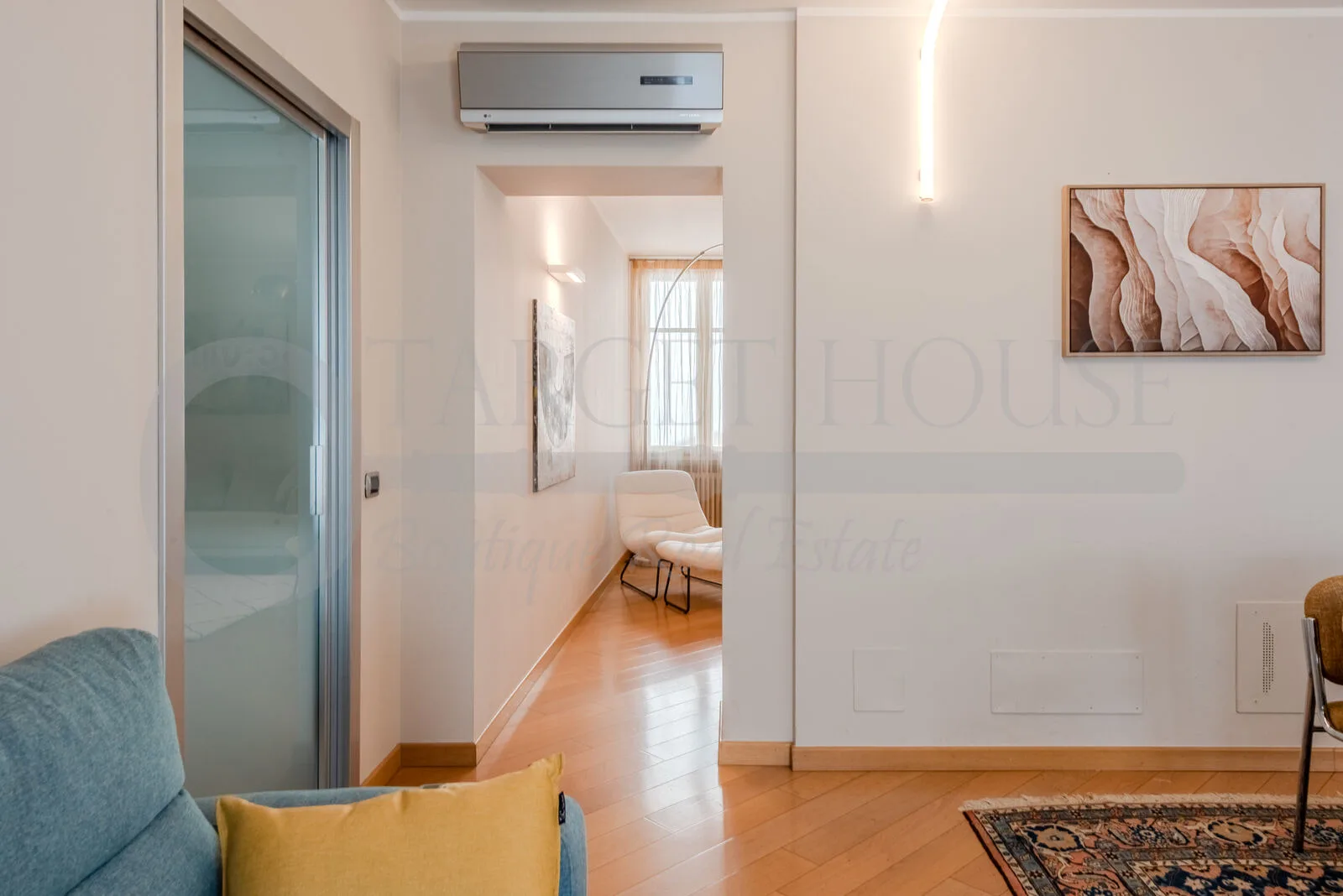 Luxury duplex apartment in central Como near the cathedral and lake — gallery photo 28