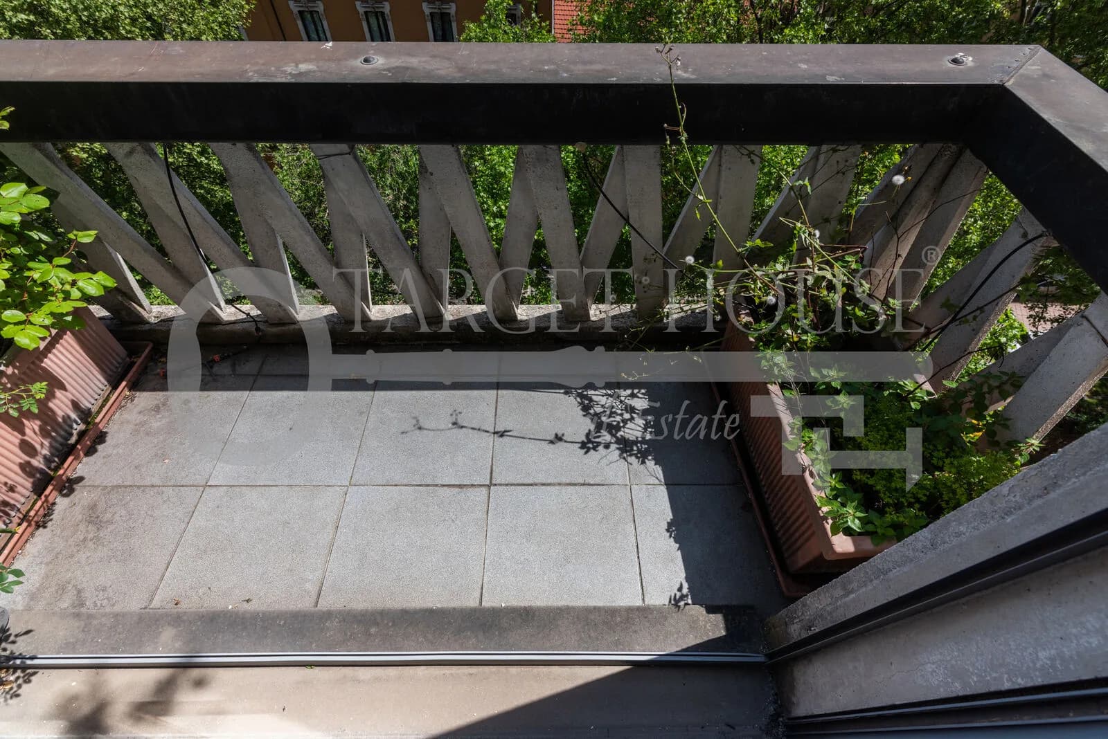 Milan penthouse with panoramic 100 sqm rooftop terrace — gallery photo 14