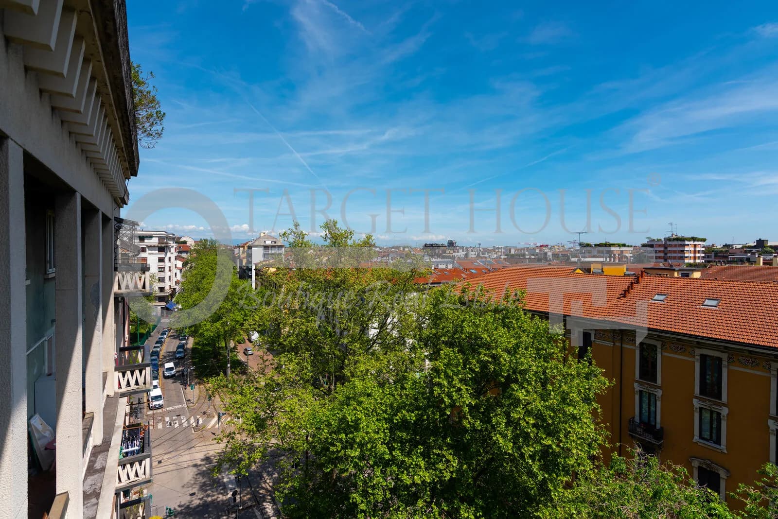 Milan penthouse with panoramic 100 sqm rooftop terrace — gallery photo 15