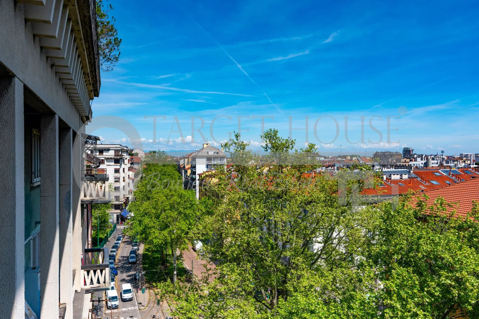 Milan penthouse with panoramic 100 sqm rooftop terrace — gallery photo 17