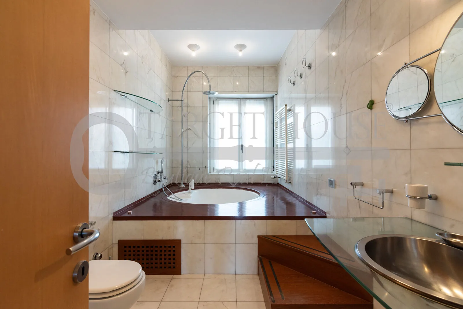 Milan penthouse with panoramic 100 sqm rooftop terrace — gallery photo 19