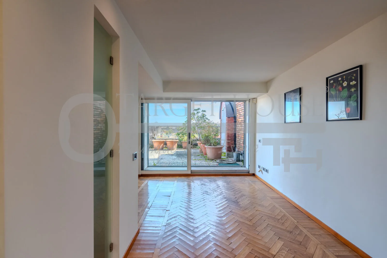 Milan penthouse with panoramic 100 sqm rooftop terrace — gallery photo 21