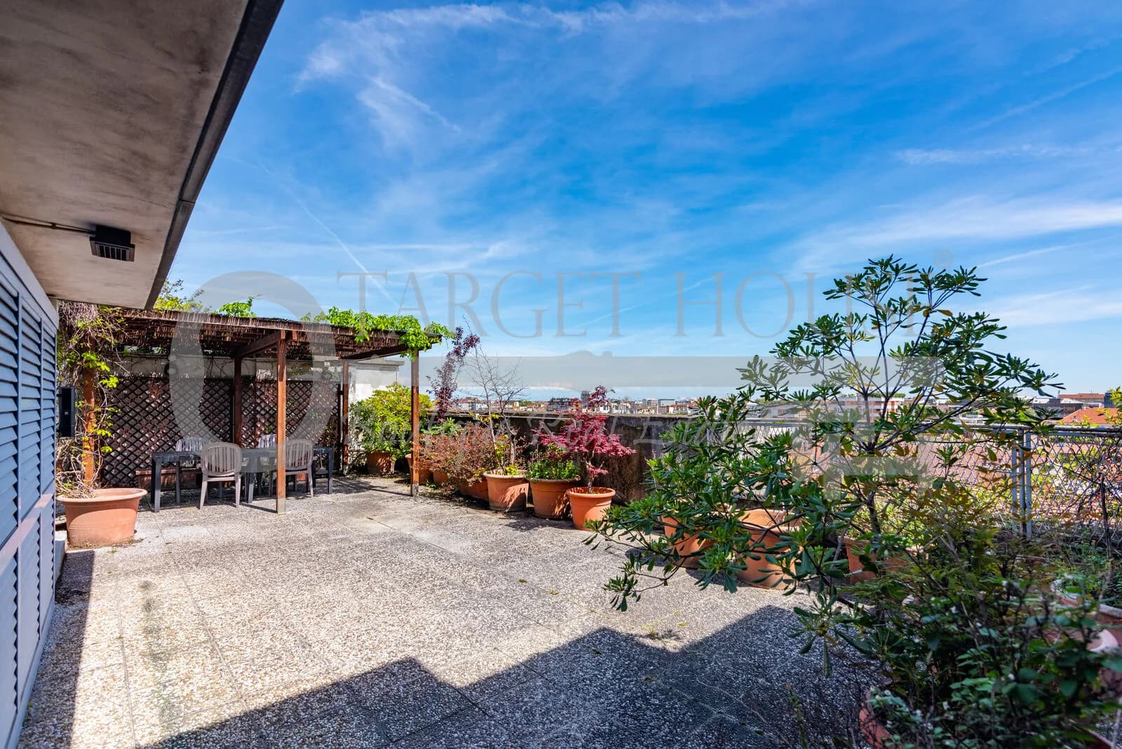 Milan penthouse with panoramic 100 sqm rooftop terrace — gallery photo 23