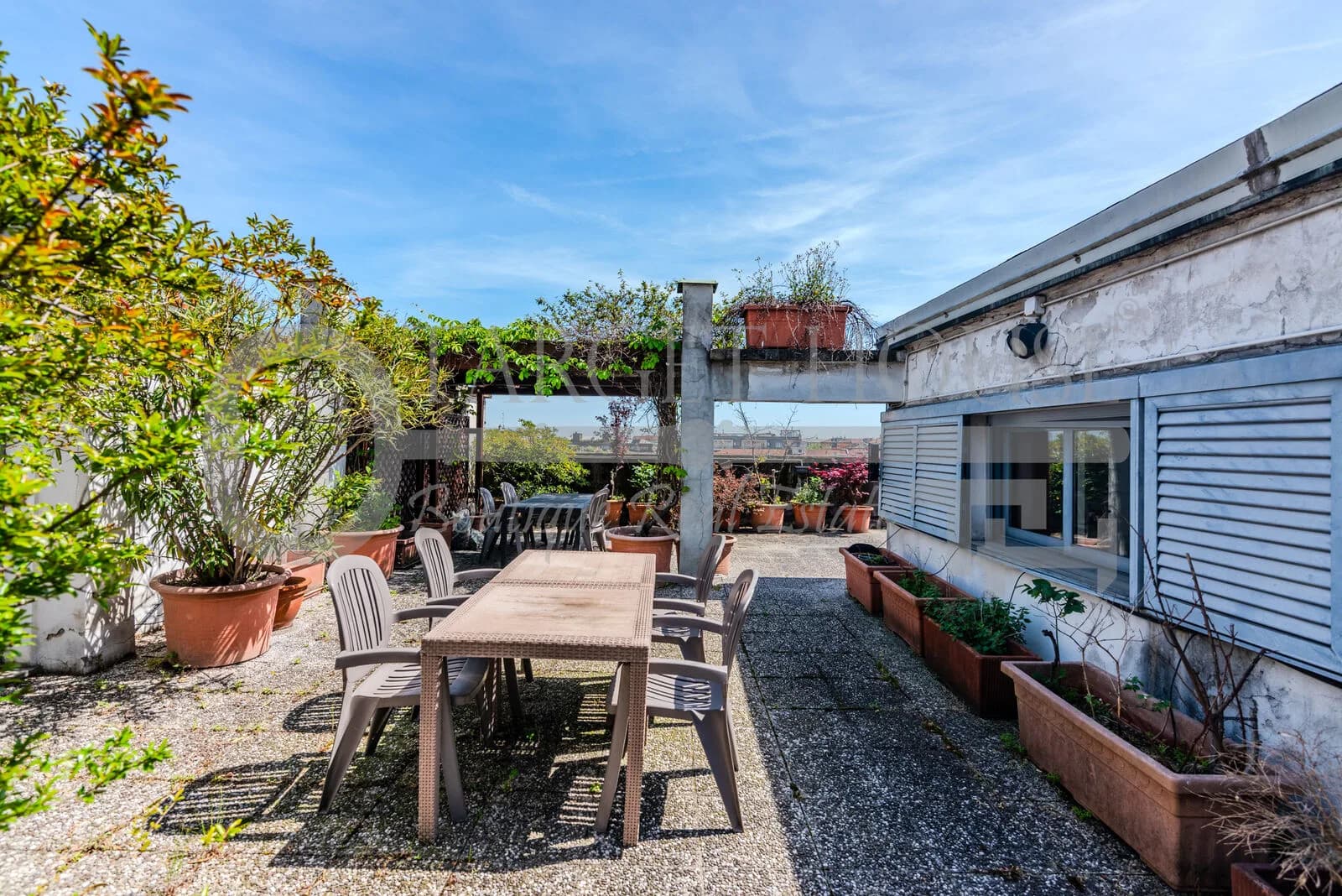 Milan penthouse with panoramic 100 sqm rooftop terrace — gallery photo 25