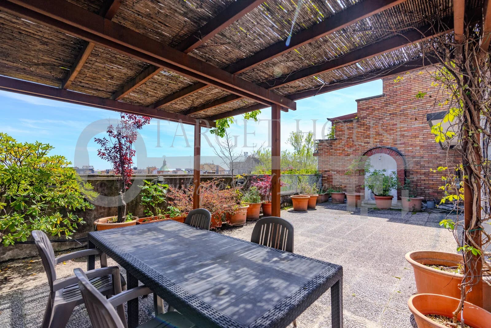 Milan penthouse with panoramic 100 sqm rooftop terrace — gallery photo 26