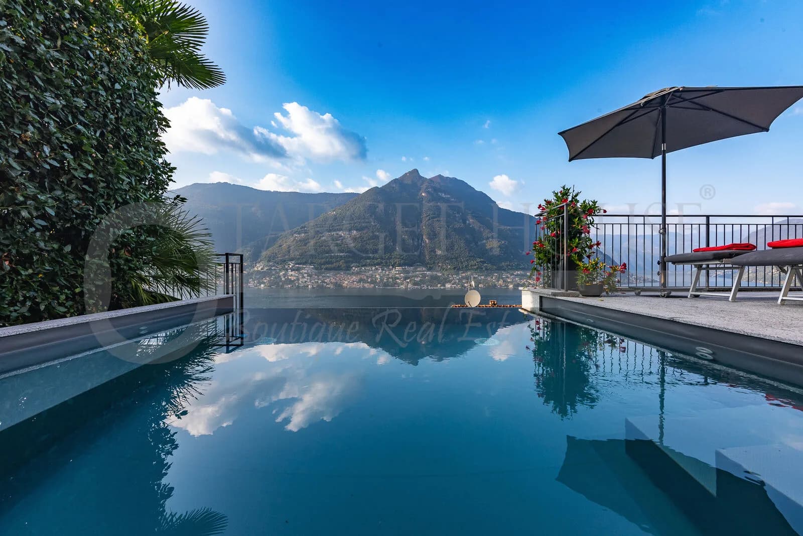 Lake-View Villa with Pool and Spa in Faggeto Lario