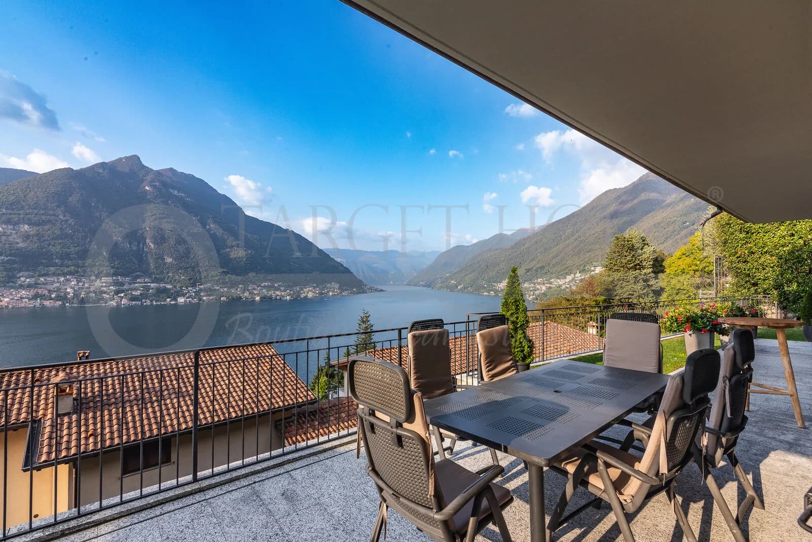 Villa in Faggeto Lario with Lake Como views — gallery photo 3