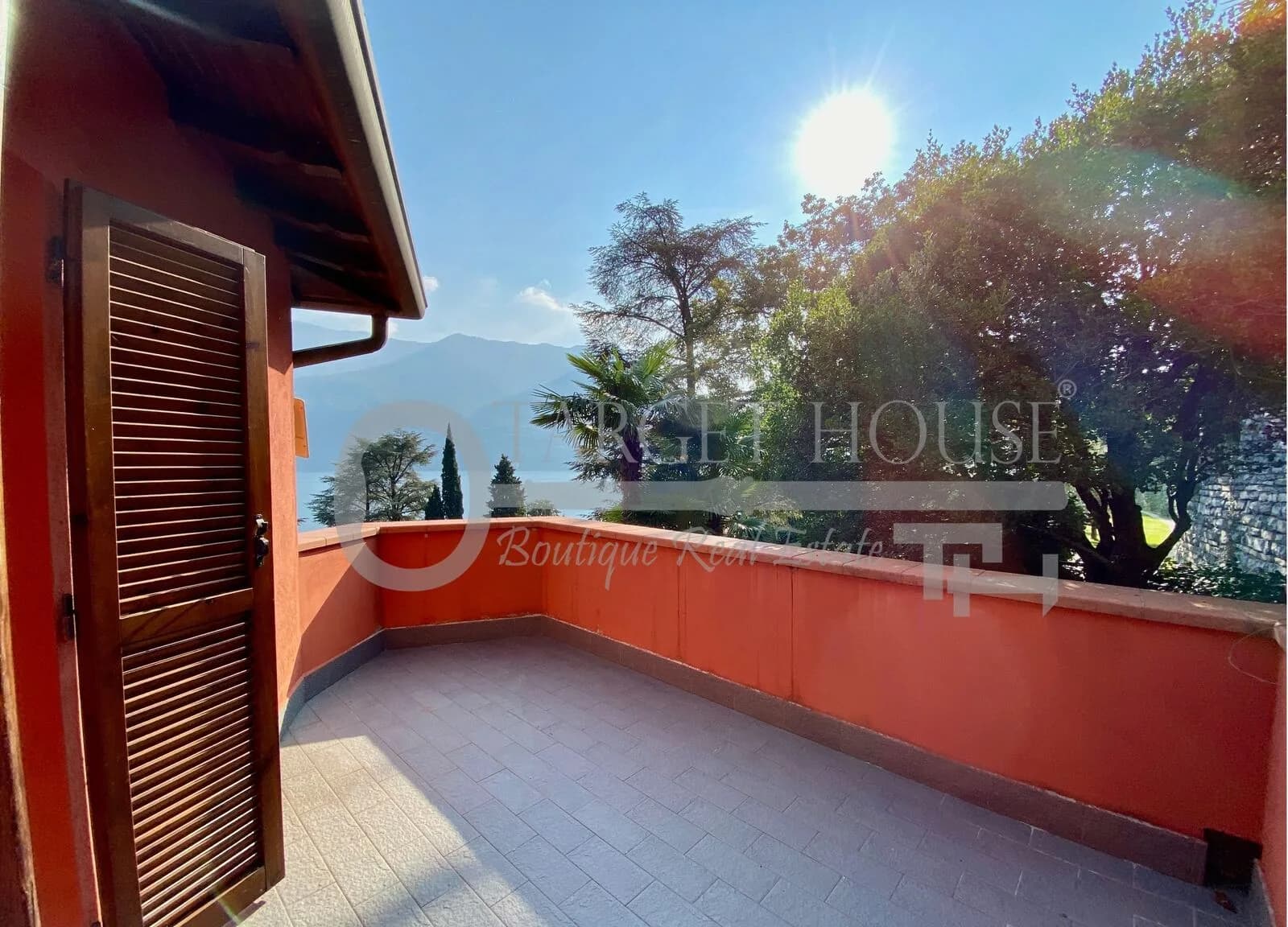 Luxury villa in Carate Urio with Lake Como views, pool and terraces — gallery photo 2