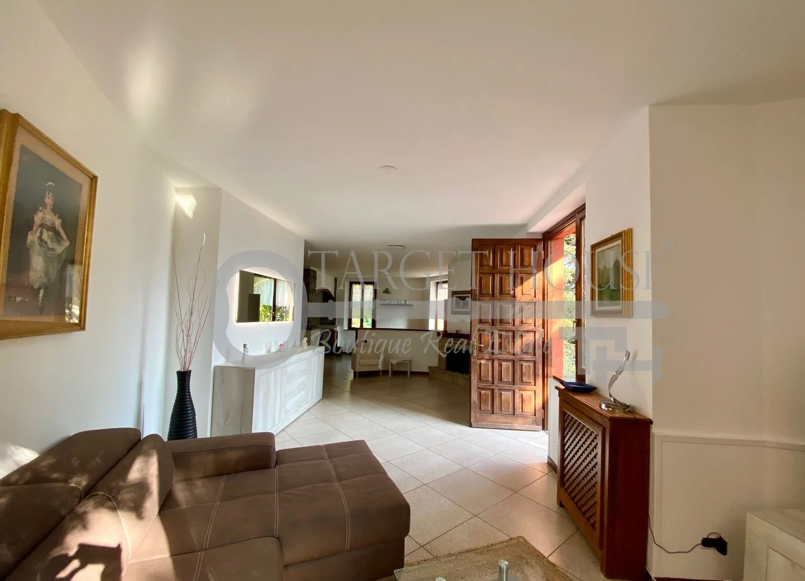 Luxury villa in Carate Urio with Lake Como views, pool and terraces — gallery photo 5