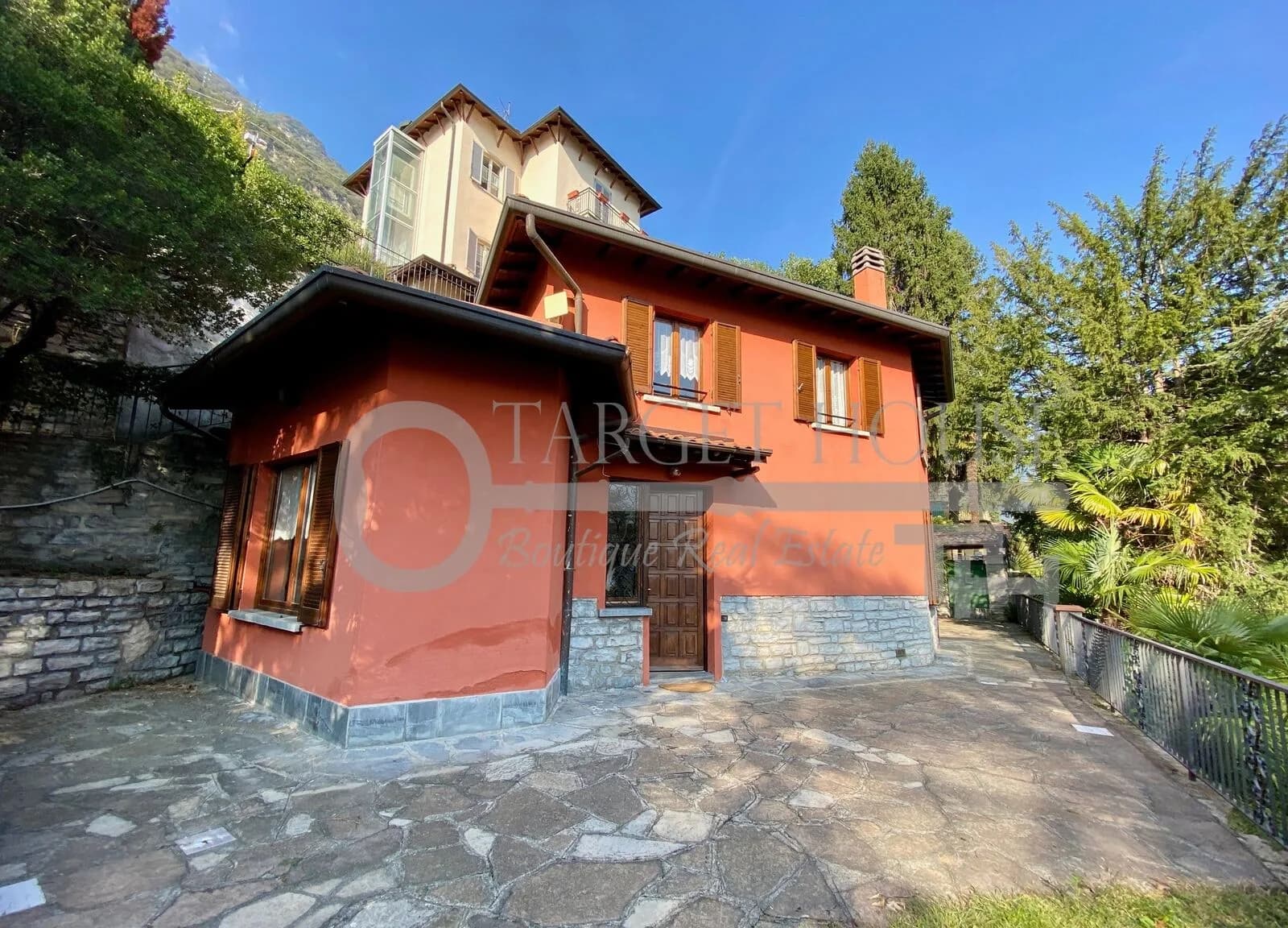 Luxury villa in Carate Urio with Lake Como views, pool and terraces — gallery photo 6