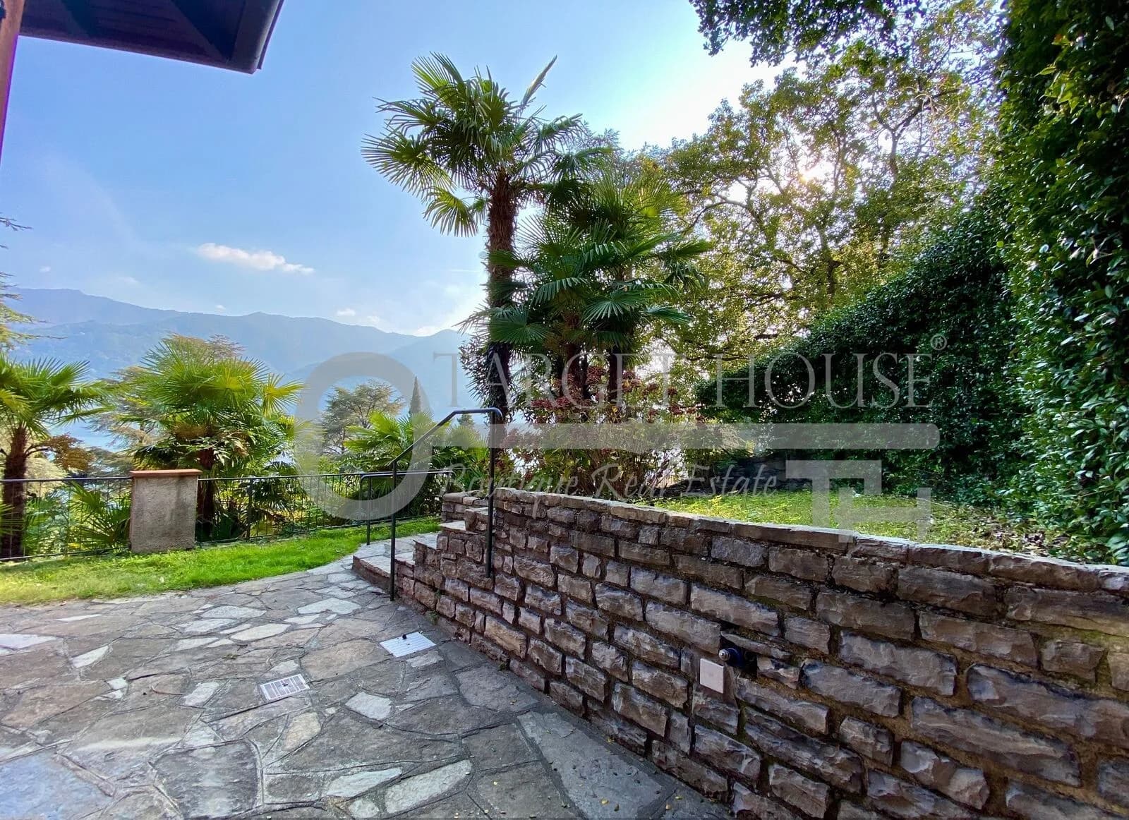 Luxury villa in Carate Urio with Lake Como views, pool and terraces — gallery photo 7