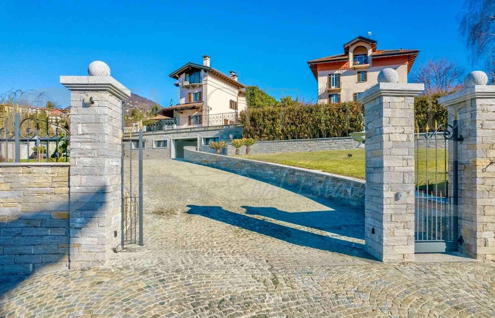 Grand Lake Maggiore Villa with 1,000 sqm of Interiors