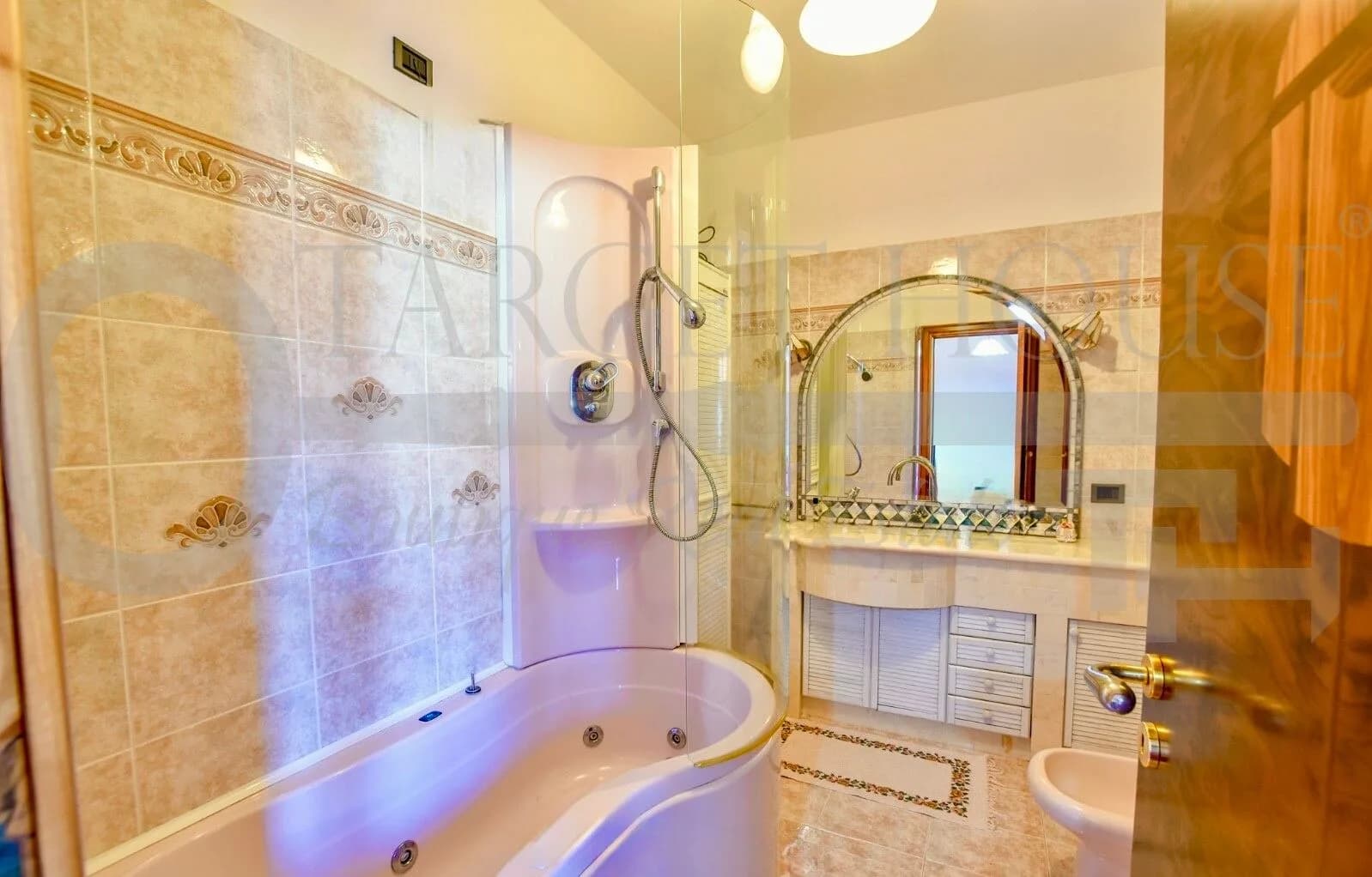 Luxury villa on Lake Maggiore — gallery photo 2