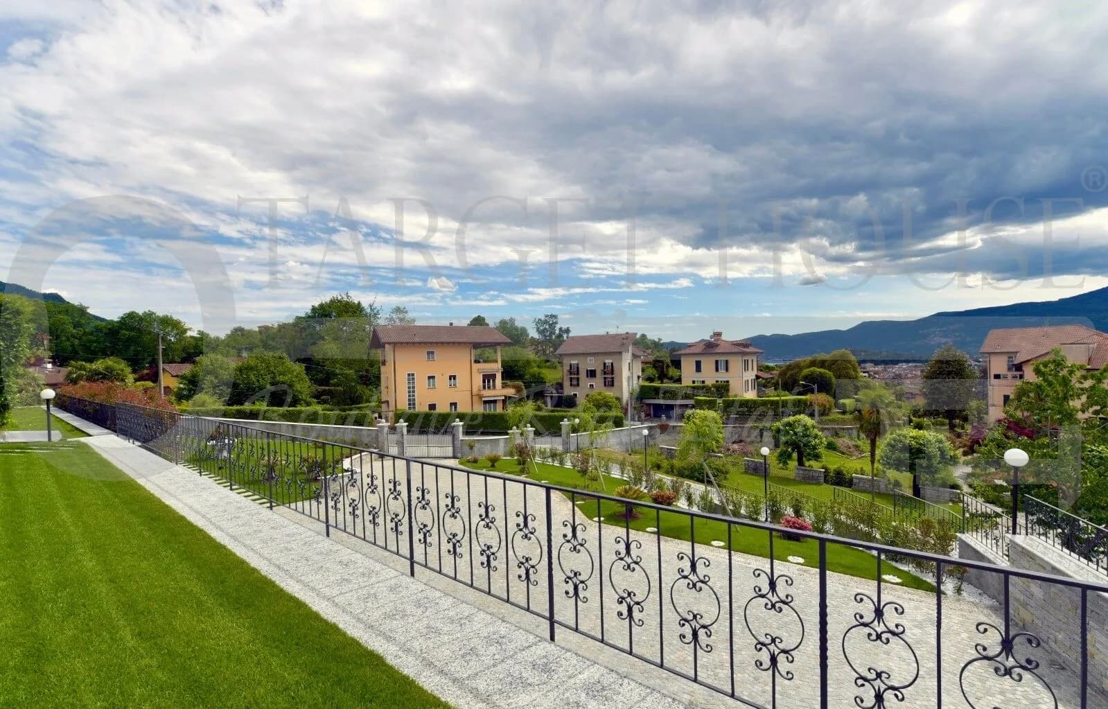 Luxury villa on Lake Maggiore — gallery photo 13