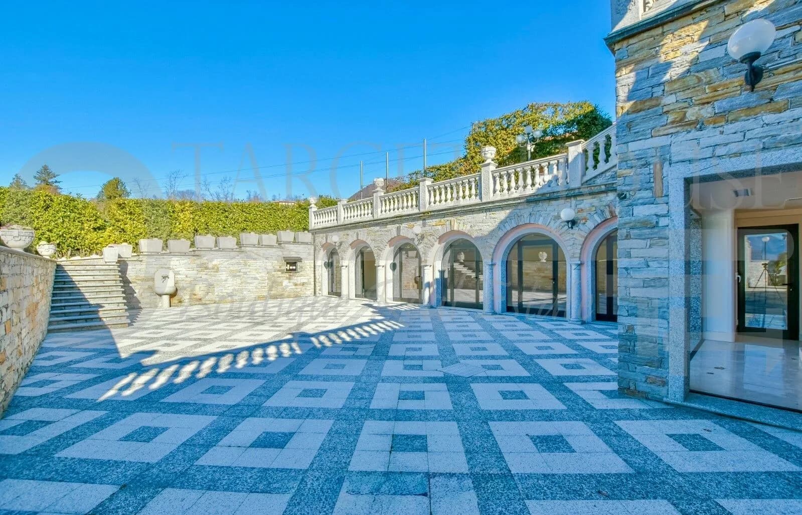 Luxury villa on Lake Maggiore — gallery photo 15