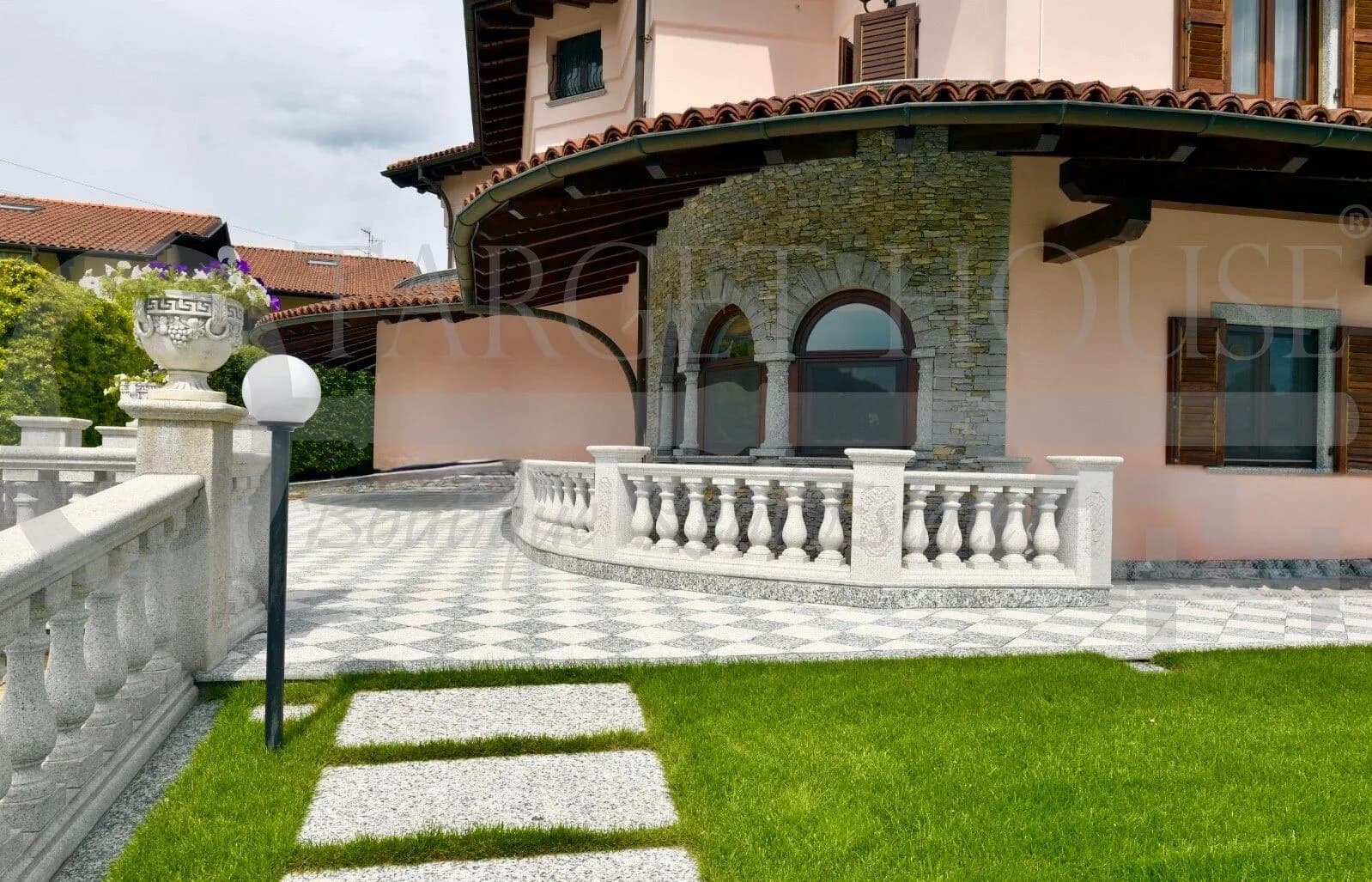 Luxury villa on Lake Maggiore — gallery photo 26