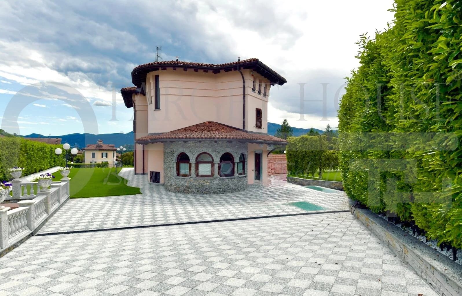 Luxury villa on Lake Maggiore — gallery photo 36
