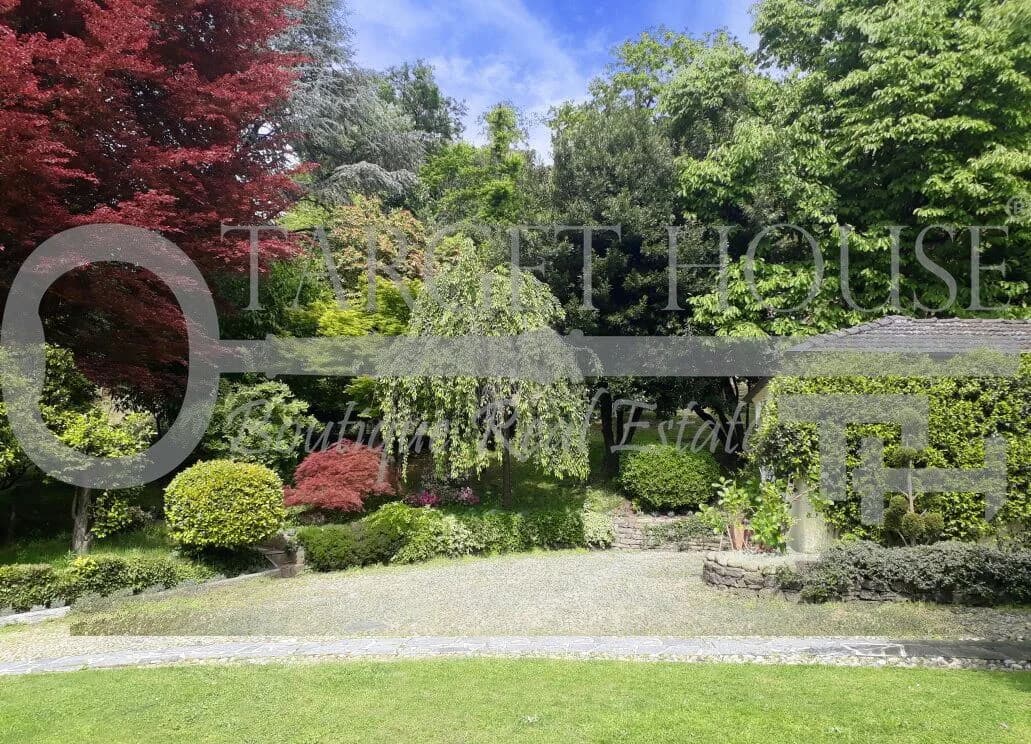 Villa in Luino Lake Maggiore — gallery photo 3