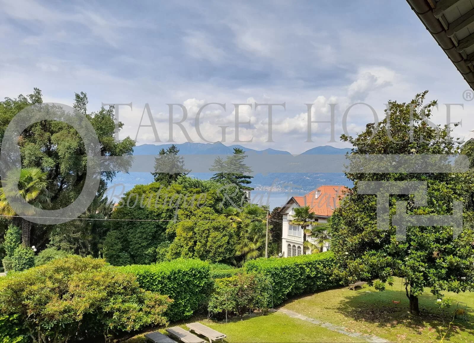 Villa in Luino Lake Maggiore — gallery photo 5