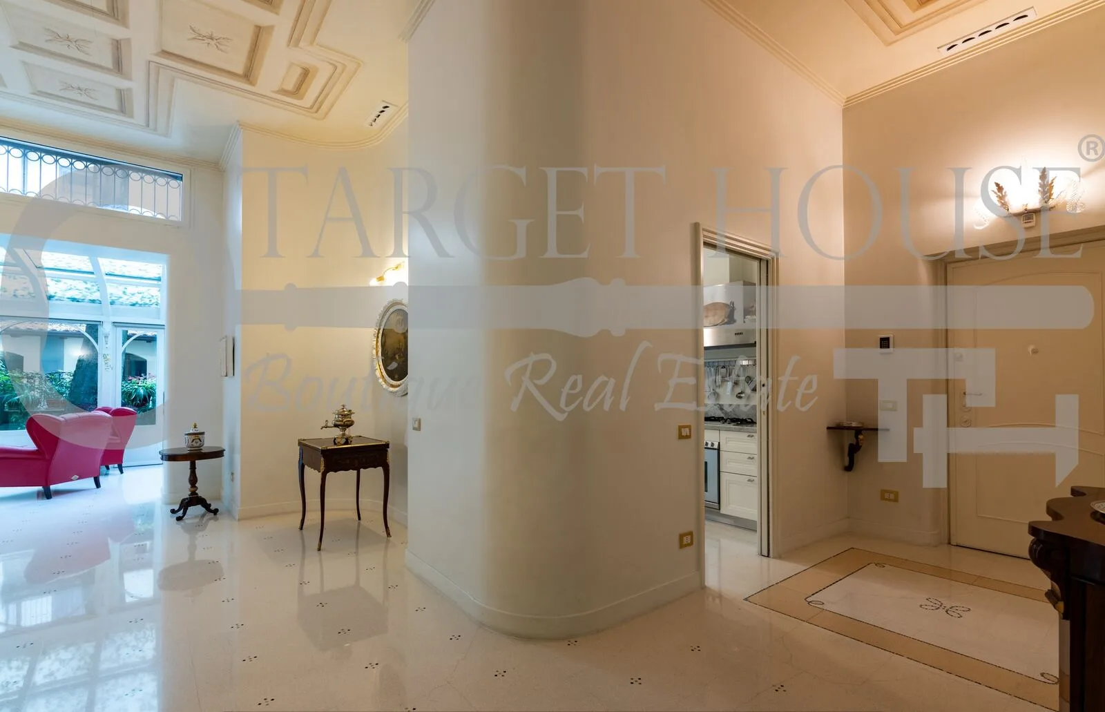 Historic luxury residence in Milan — gallery photo 2