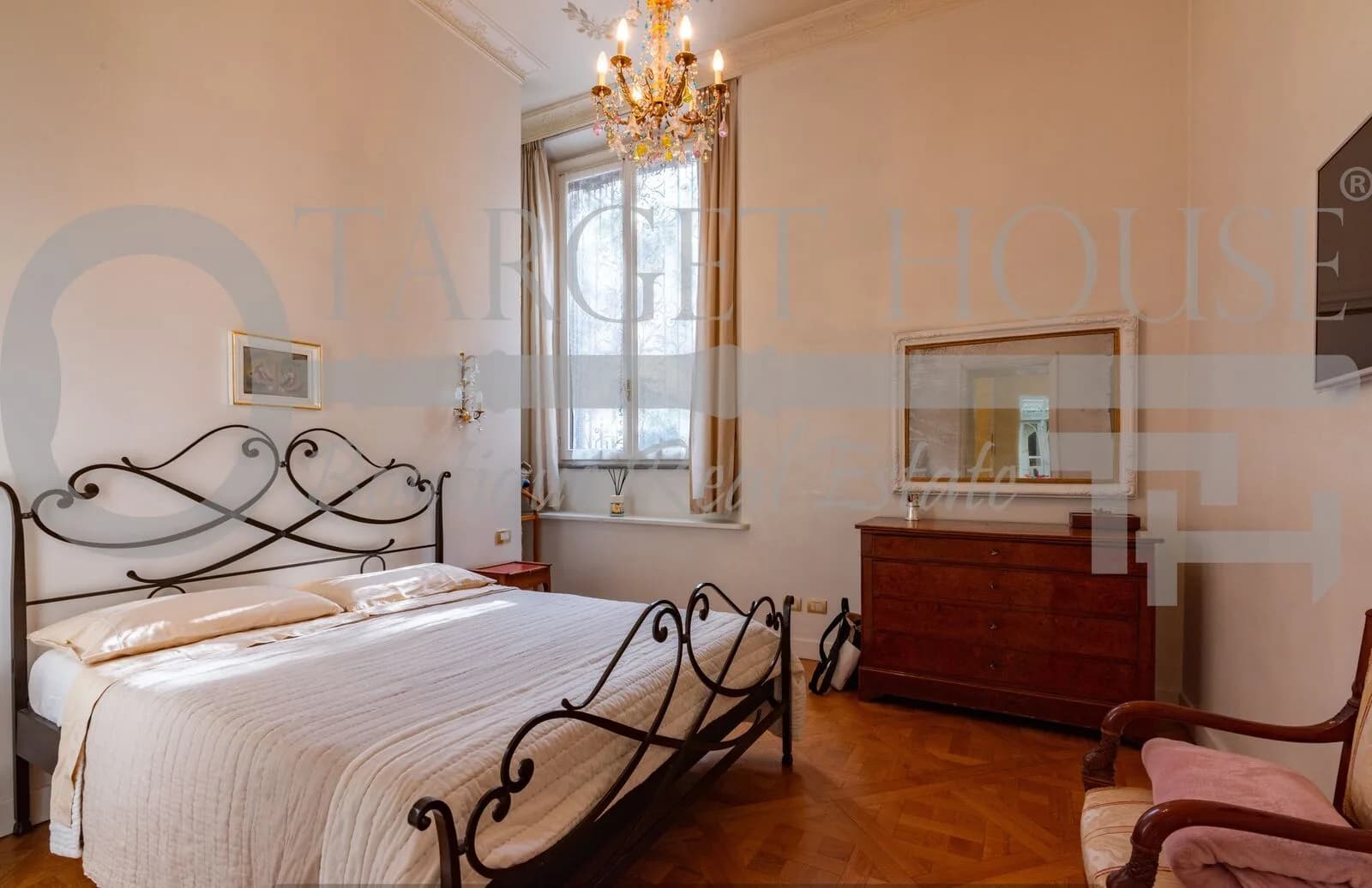 Historic luxury residence in Milan — gallery photo 9