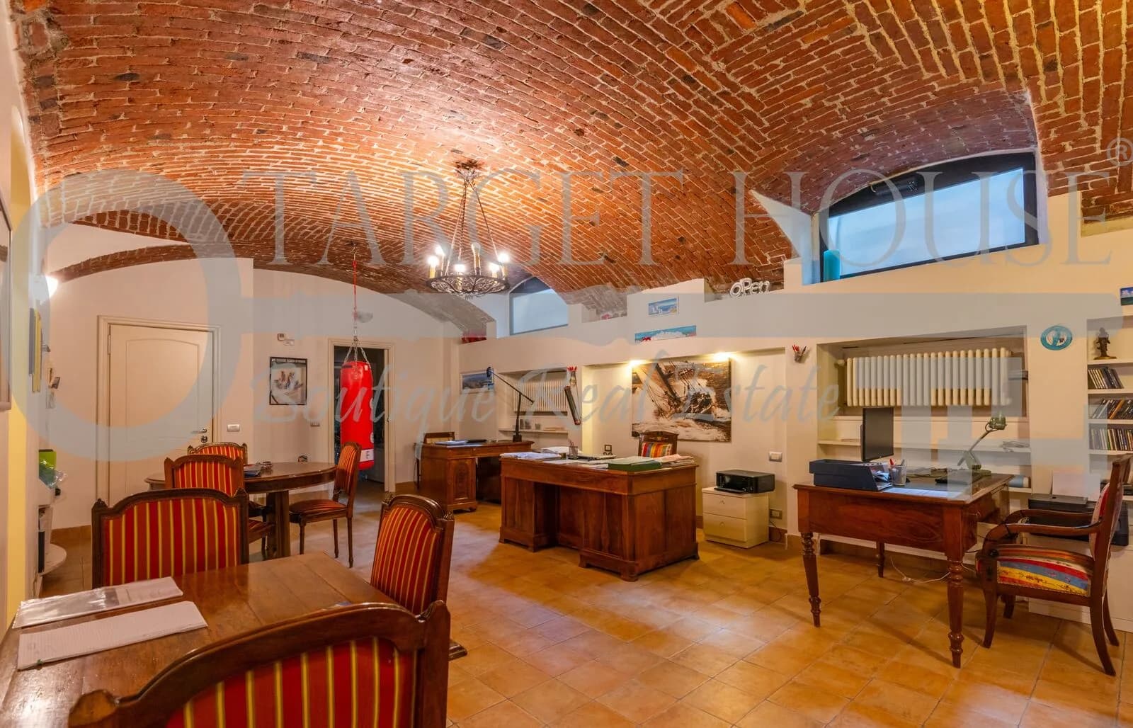Historic luxury residence in Milan — gallery photo 11
