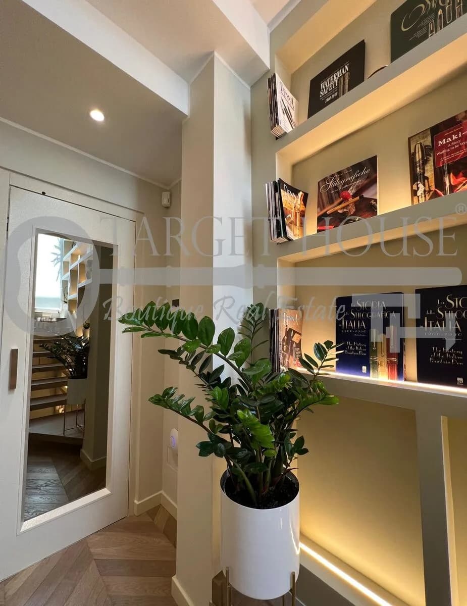 Modern villa in Milan with private garden — gallery photo 2