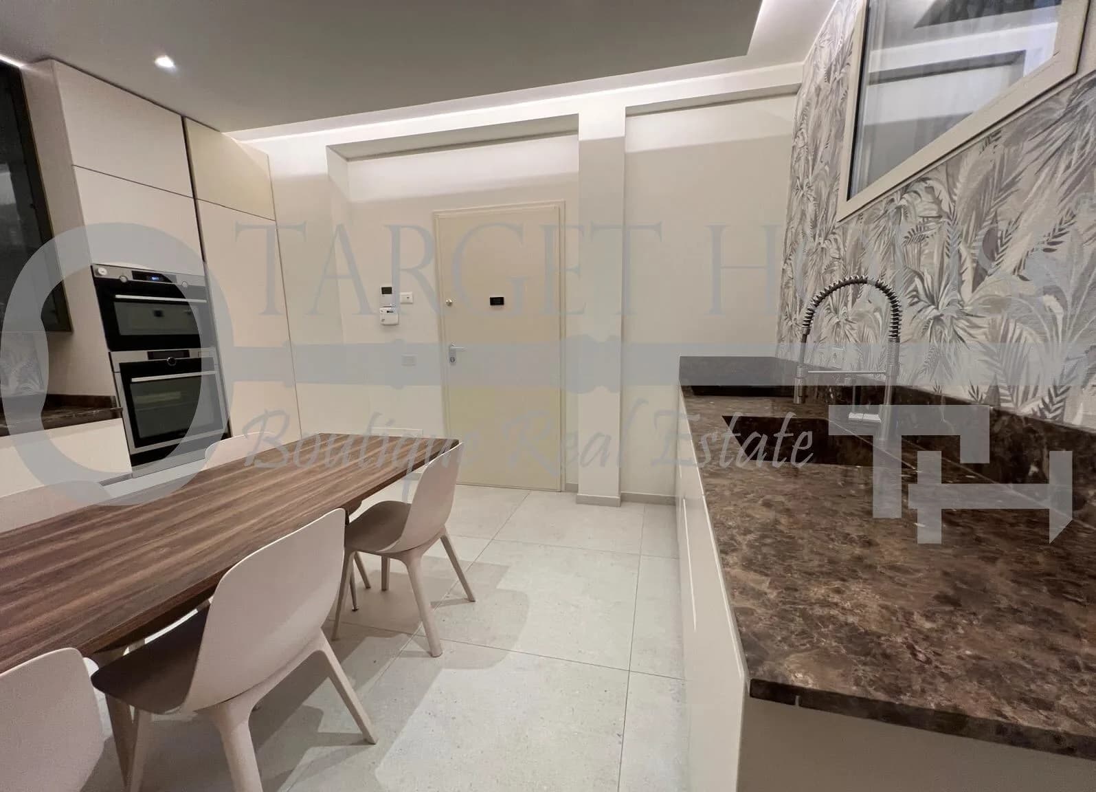 Modern villa in Milan with private garden — gallery photo 25
