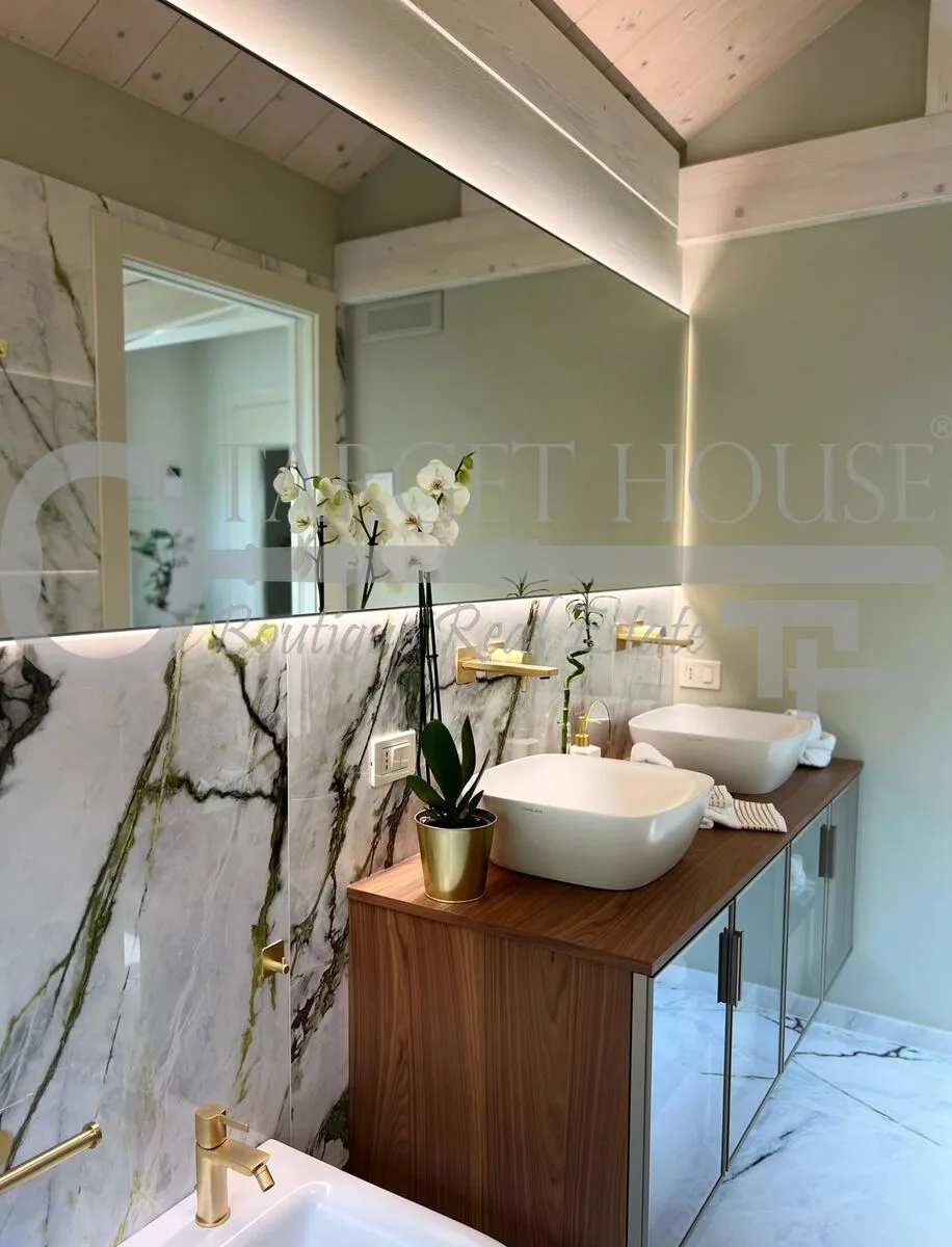 Modern villa in Milan with private garden — gallery photo 29