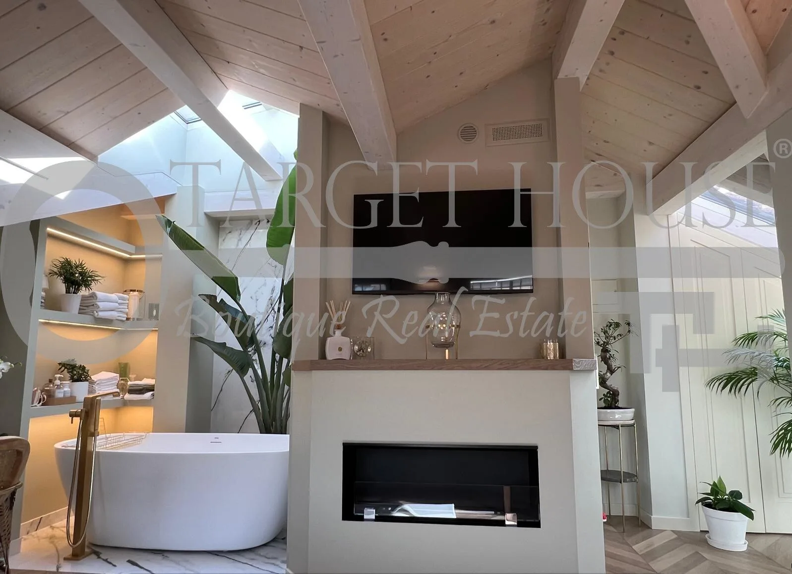 Modern villa in Milan with private garden — gallery photo 32