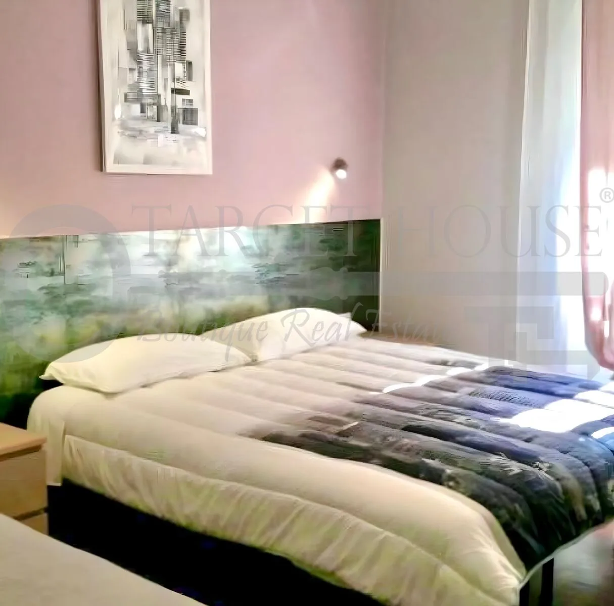 Three Renovated Income-Producing Apartments in Milan
