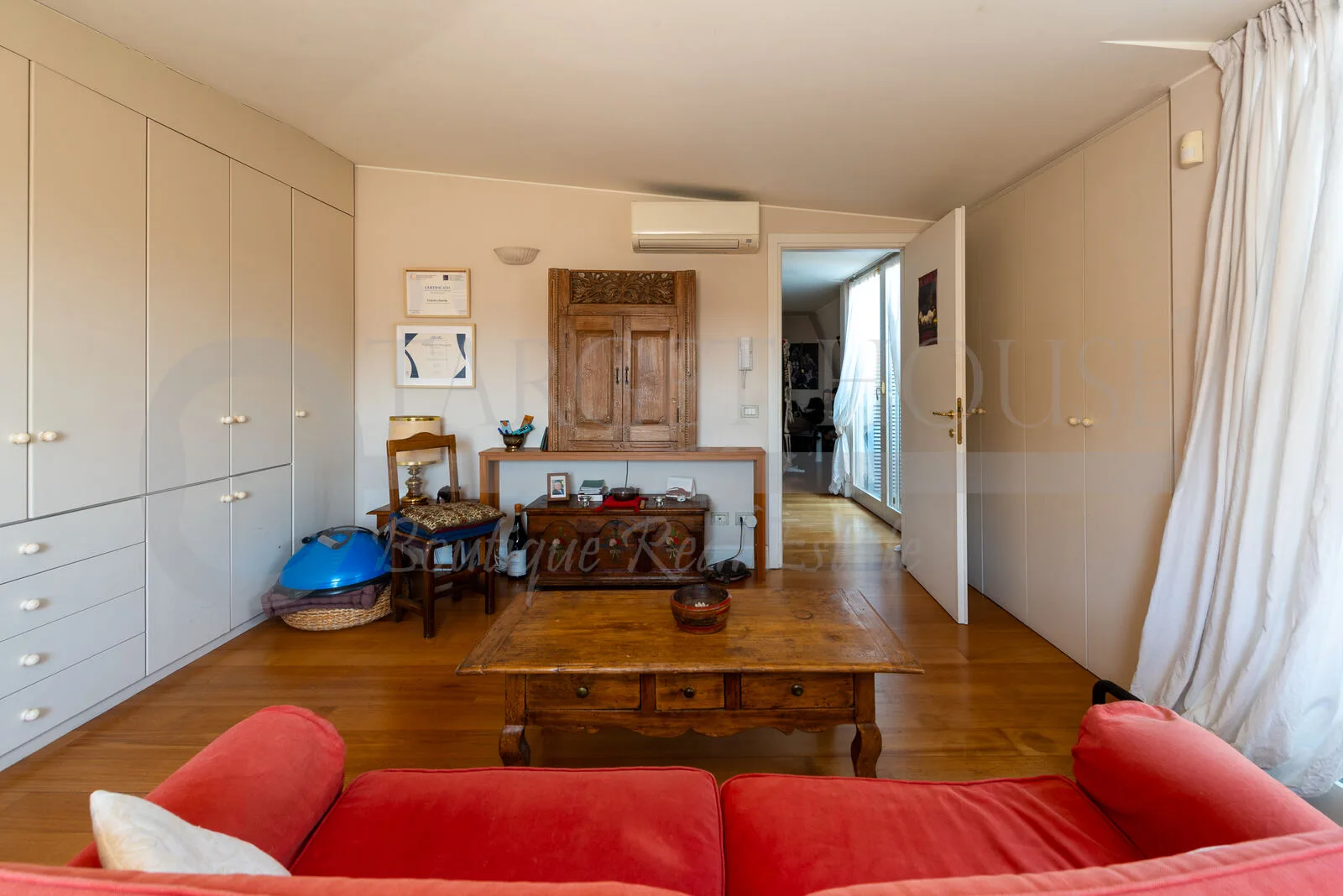 Top-floor apartment in Moscova Milan — gallery photo 3