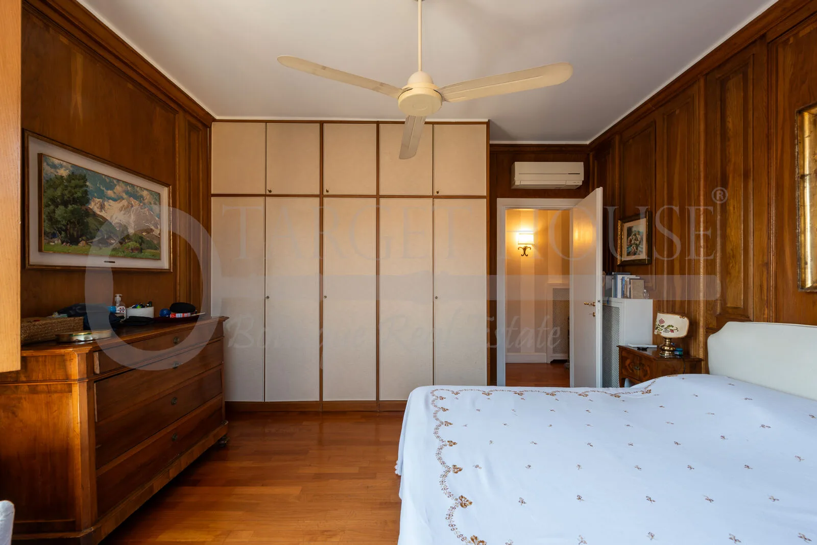 Top-floor apartment in Moscova Milan — gallery photo 6