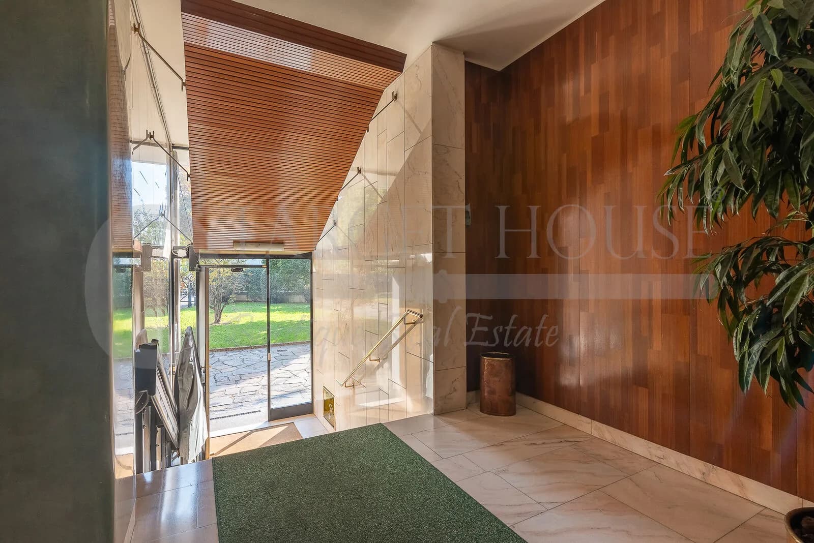 Apartment near Piazza della Repubblica Milan — gallery photo 25