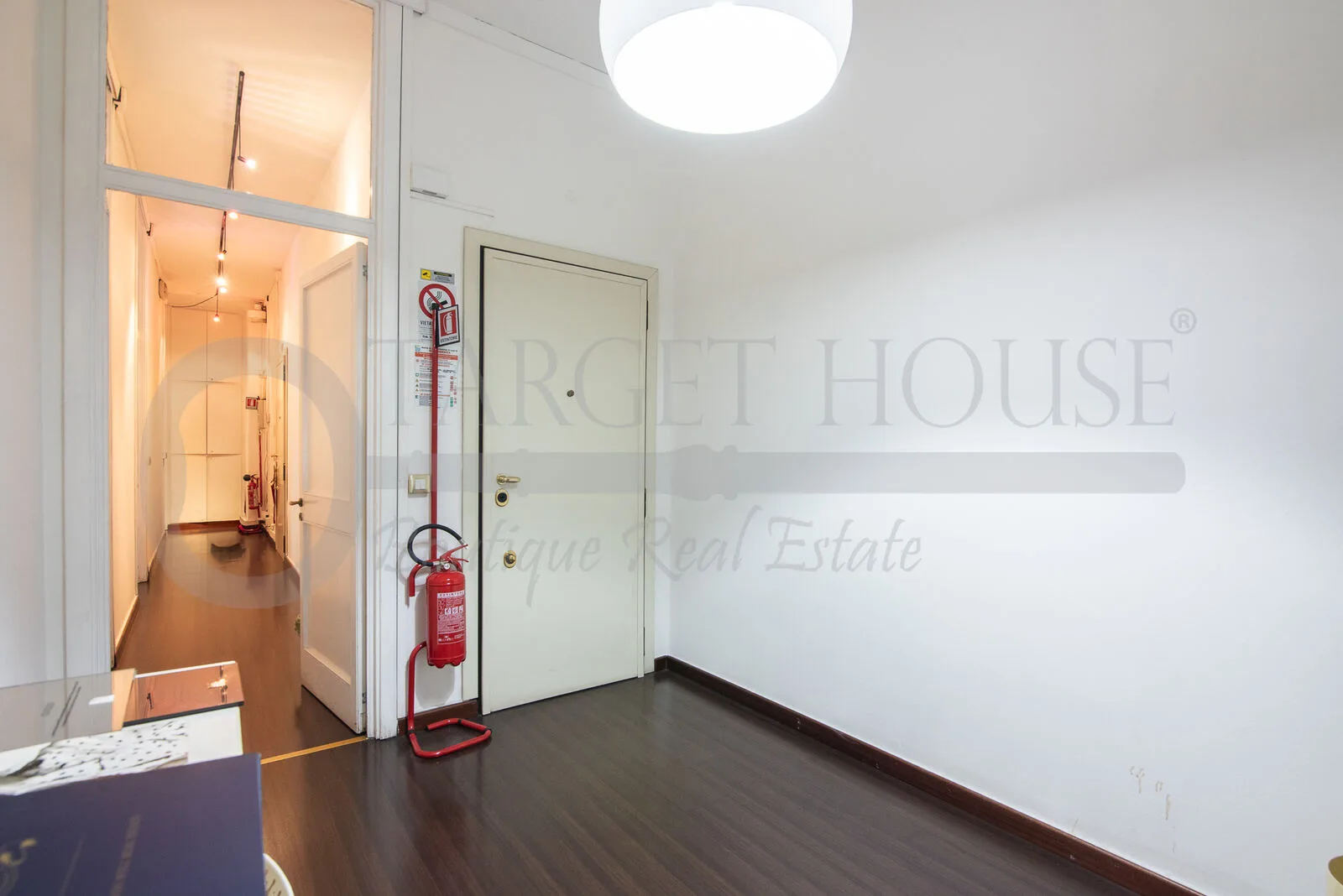 Property near Milan Duomo on Via Francesco Sforza — gallery photo 5