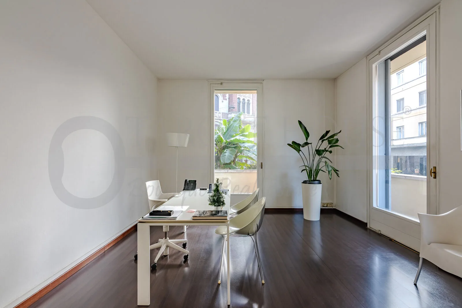 Property near Milan Duomo on Via Francesco Sforza — gallery photo 7