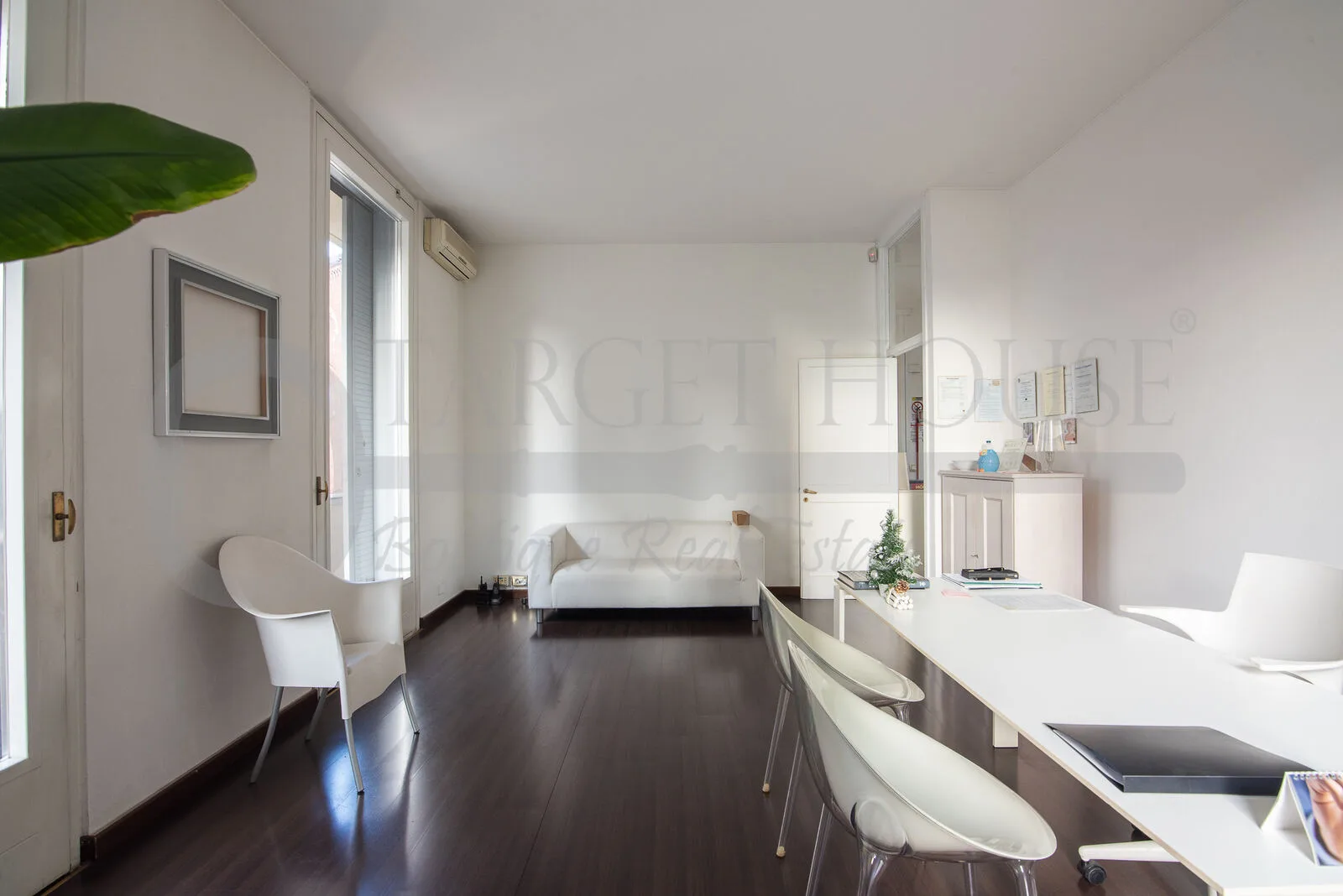 Property near Milan Duomo on Via Francesco Sforza — gallery photo 8