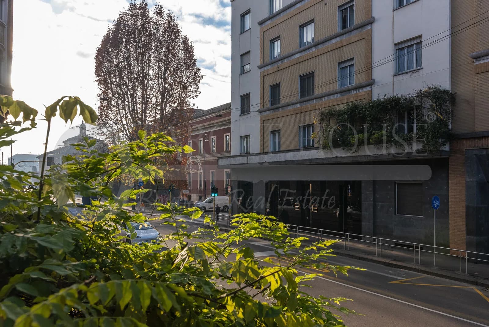 Property near Milan Duomo on Via Francesco Sforza — gallery photo 13