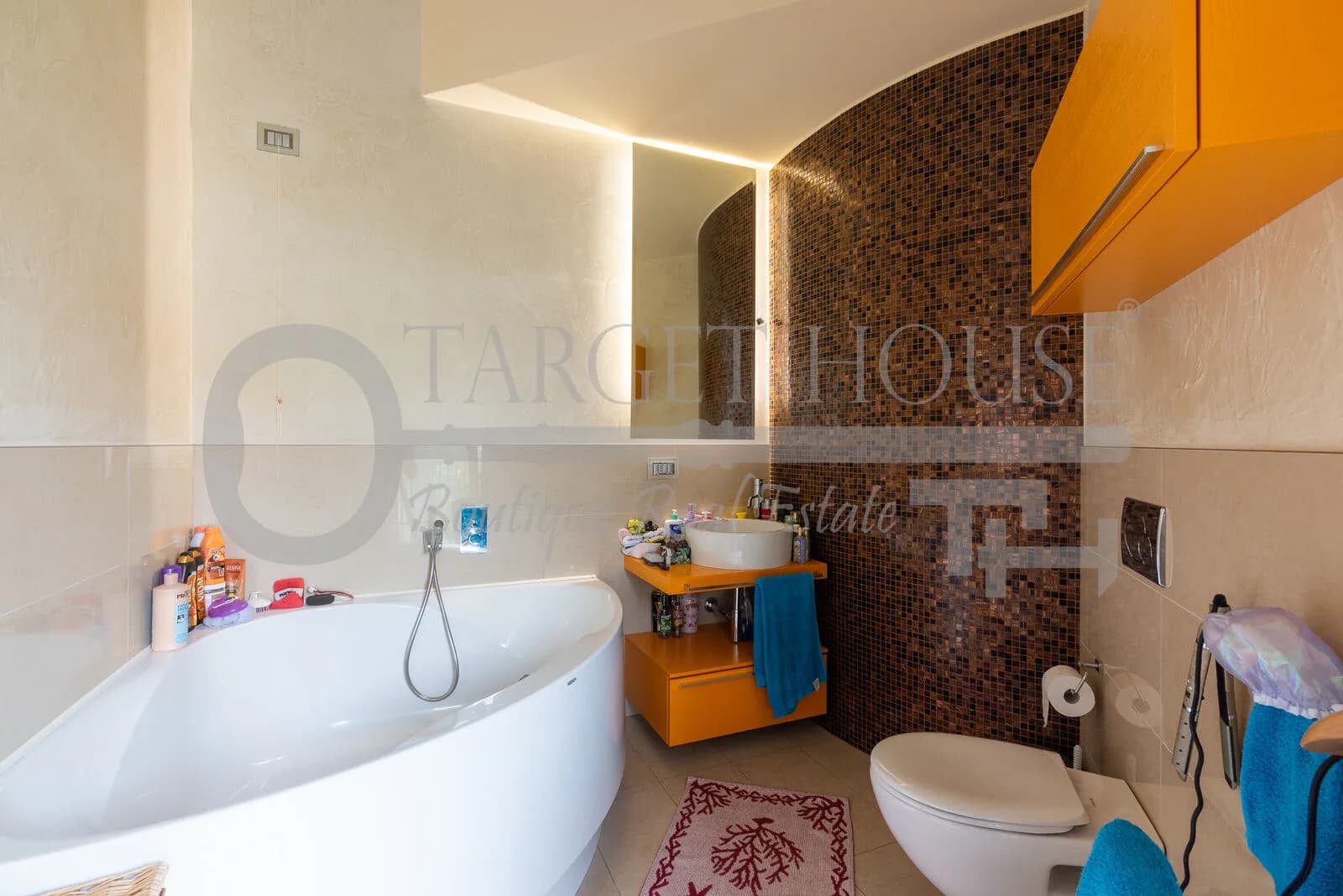 Luxury villa near Legnano with private spa and cinema — gallery photo 6