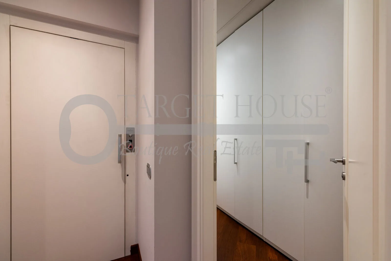 Luxury villa near Legnano with private spa and cinema — gallery photo 9