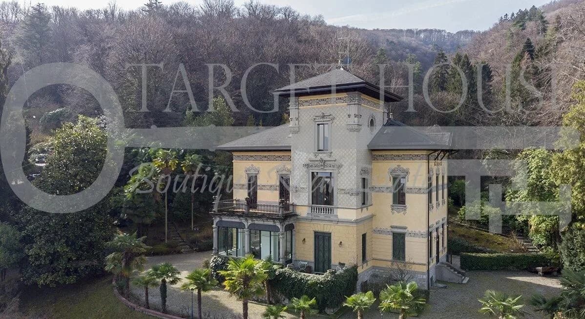 Restored 1875 Liberty villa in Stresa with private park — gallery photo 6