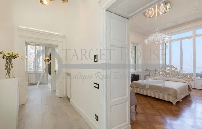 Restored 1875 Liberty villa in Stresa with private park — gallery photo 17