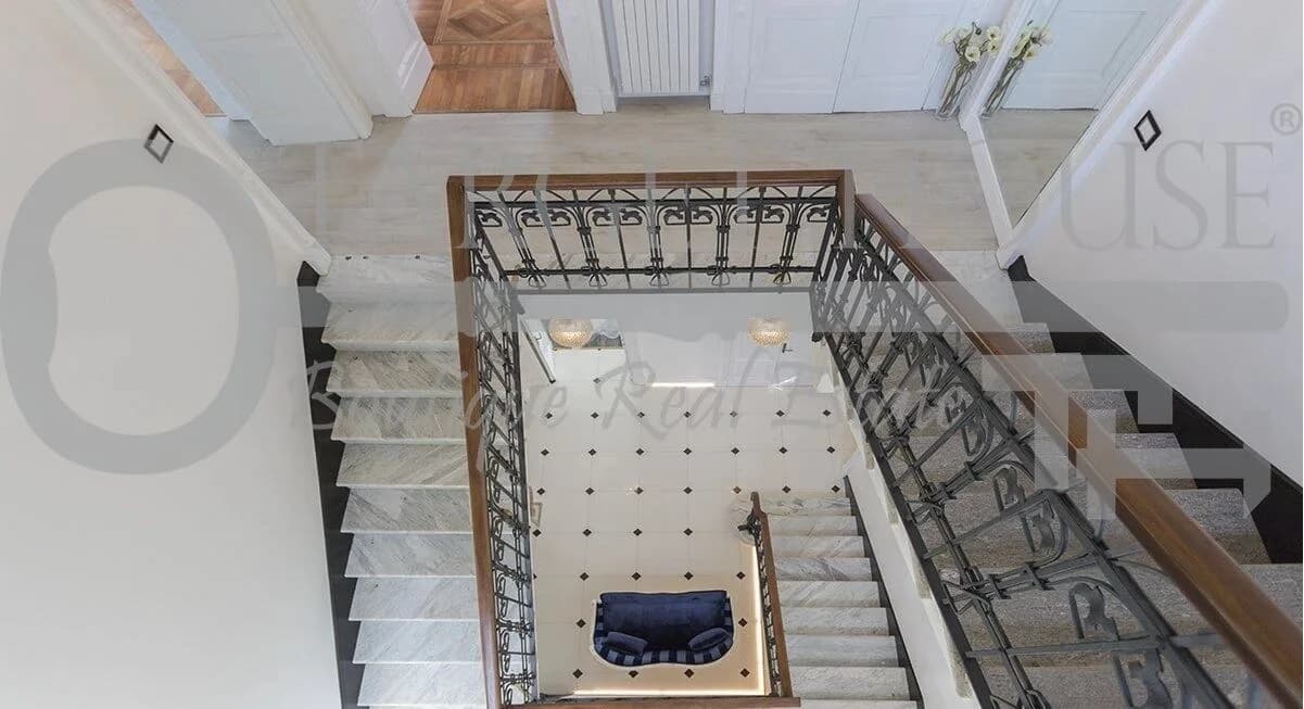 Restored 1875 Liberty villa in Stresa with private park — gallery photo 27