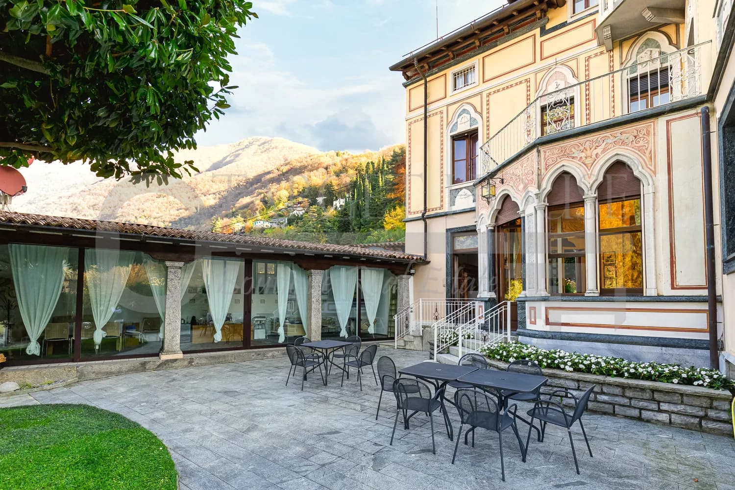 Historic Lake Como Waterfront Estate with Private Dock & Guest House — photo 8