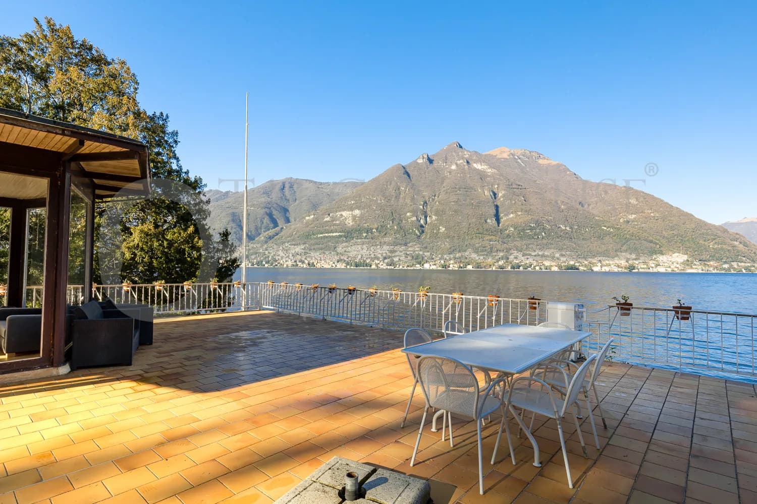 Historic Lake Como Waterfront Estate with Private Dock & Guest House — photo 6