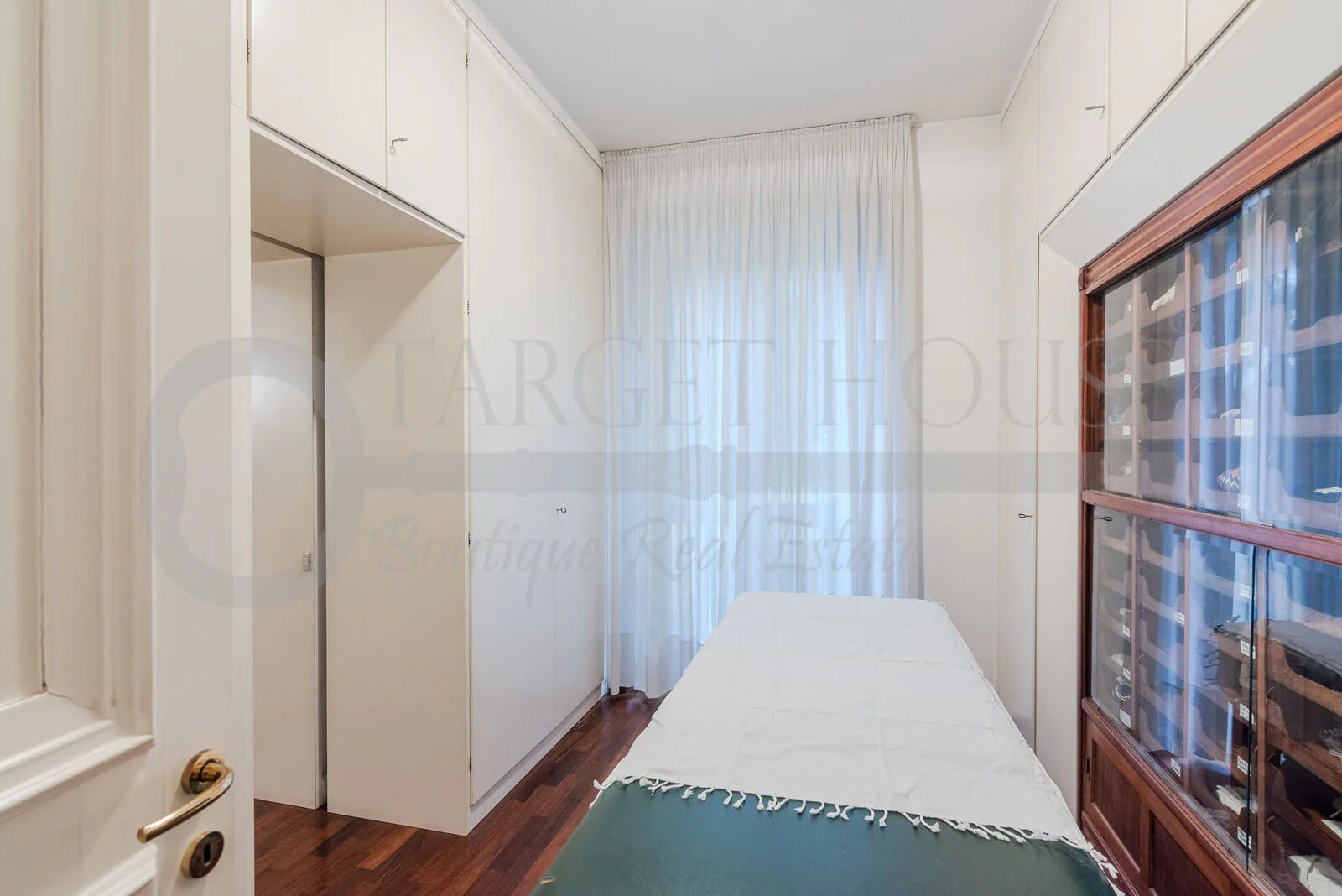 Villa with pool near Milan and private park — gallery photo 14