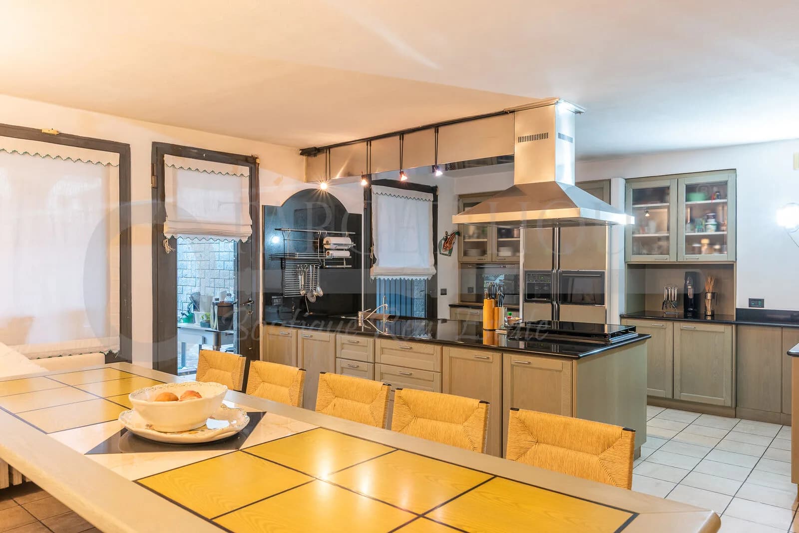 Villa with pool near Milan and private park — gallery photo 25