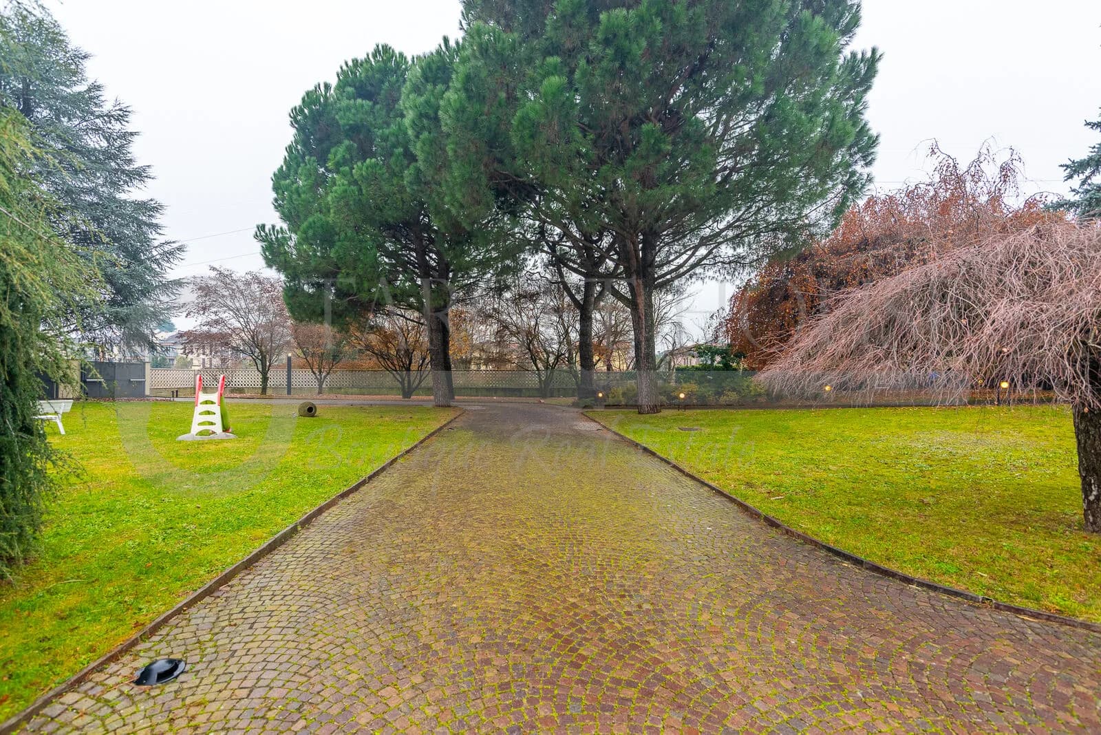 Villa with pool near Milan and private park — gallery photo 35