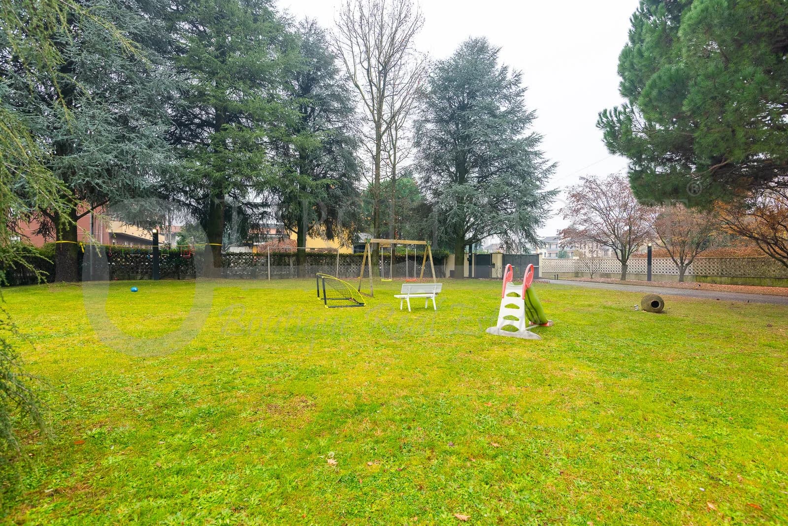 Villa with pool near Milan and private park — gallery photo 36